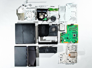 Illustration for article titled Here's the PlayStation 4, Taken Apart and Dissected